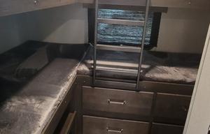 Dual-Suite Retreat Family Bunkhouse 32' Transcend