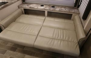 C8 *NEW*2022 Thor LUXURY KING Bed,8 Sleeper,Solar