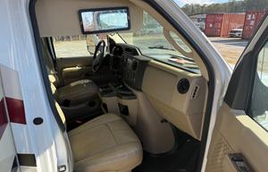 2017 Thor Motor Coach Chateau 31 W RV rental photo 7