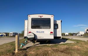 Spacious & Stylish Travel Trailer - Sleeps 5!