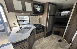2021 Prime Time RV Avenger 24BHS