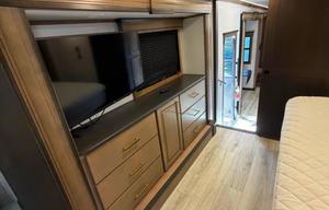 Tavares Luxury Retreat | Montana TAFL3063