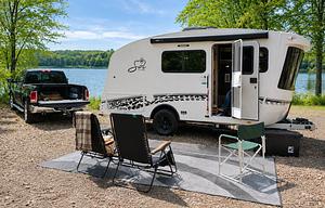 Modern RV w Panoramic Window & Outdoor Kitchen