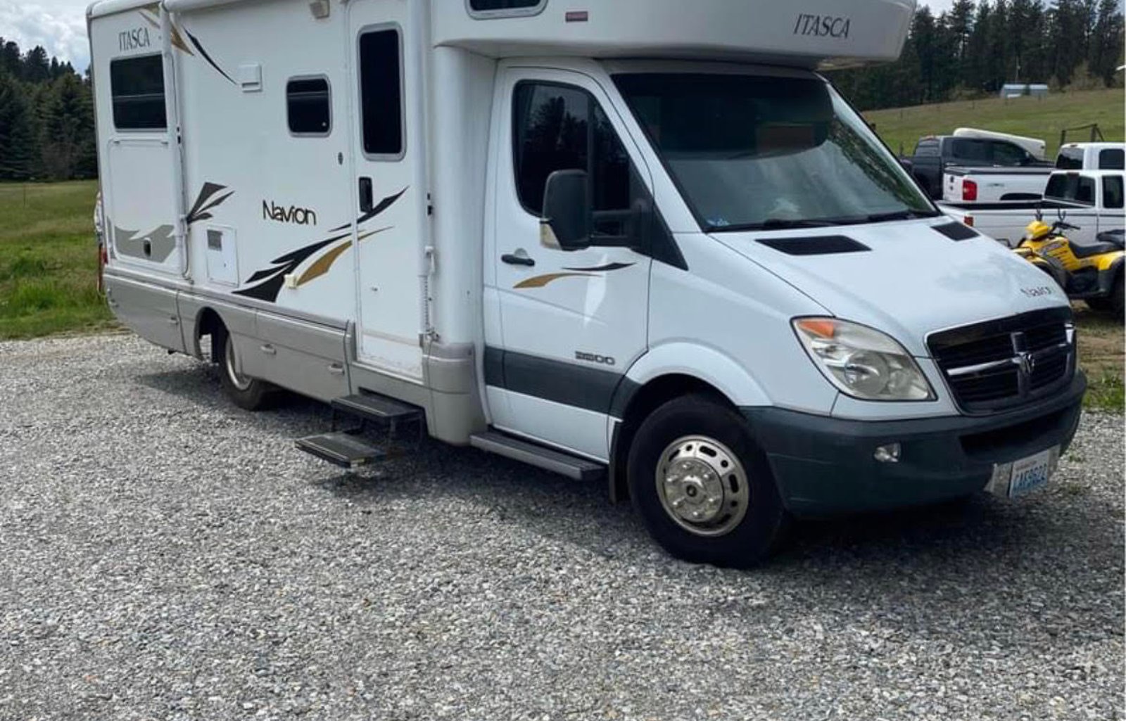 2008 Itasca Navion 24J