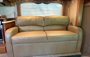 Lexington Class C | 3 Slide-Outs - Low Miles
