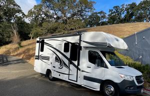 Roam & Roll: 2022 Jayco Melbourne 24L 25Ft RV