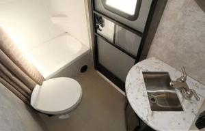 Highland Ridge Open Range Ultra Lite 31ft Sleeps 8