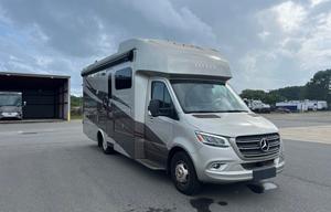 The Wayfarer Luxe – Tiffin Mercedes Diesel Class C