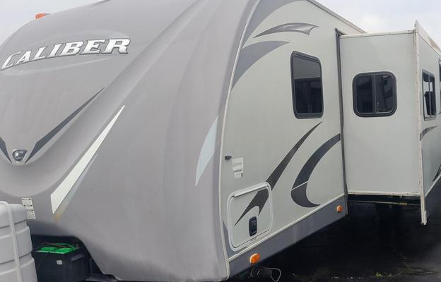 2011 Heartland Caliber 325 OKBH RV rental photo 1