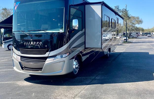 2017 Tiffin Motorhomes Allegro 36 UA