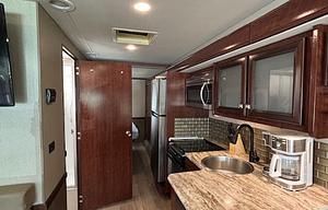 Travel with Ease & Comfort! Pets Welcome