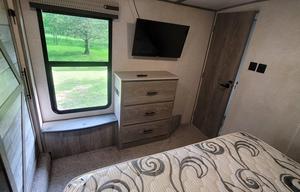 Full Sized Fifth Wheel for Full Time Fun