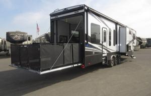 2018 Dutchmen Voltage 4005