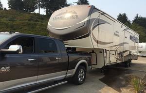2015 Keystone Montana 3790RD (Delivery Available, w/ Generator, and Solar)