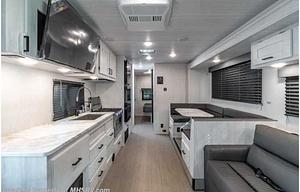 2023 EAST TO WEST Entrada 2900DS