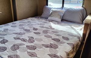 Clean & Comfy 2016 Coachmen Leprechaun 26DS