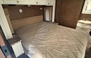 2014 Thor Motor Coach Miramar 34 1