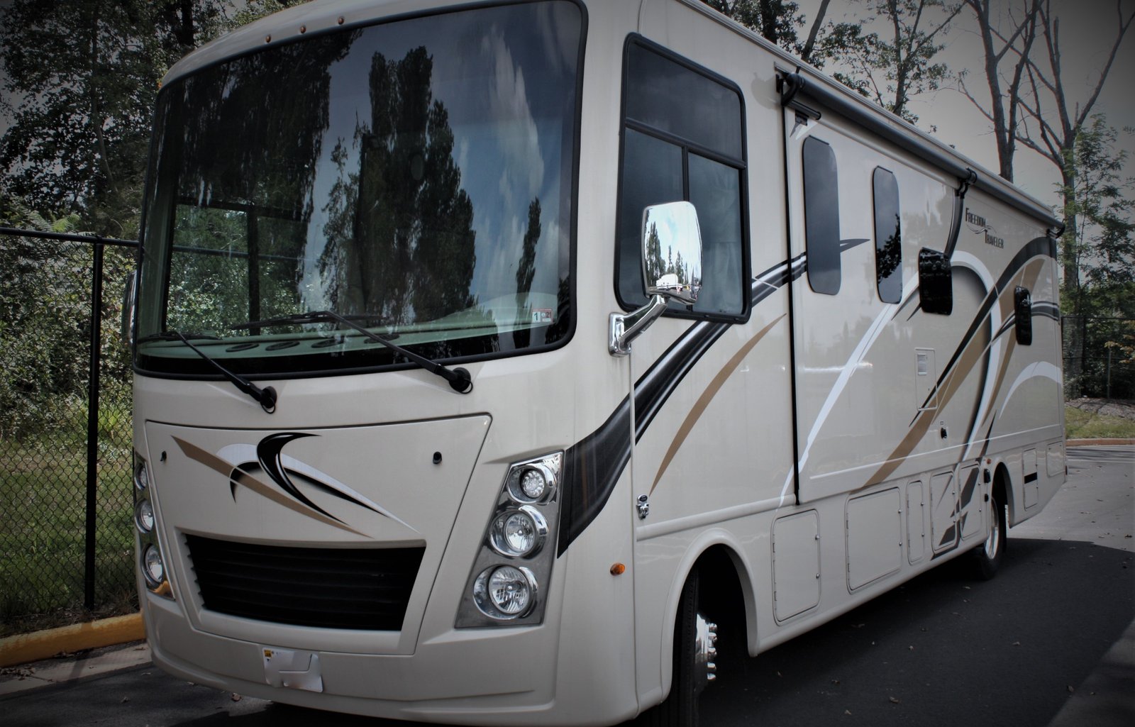 Thor Motor Coach Freedom Traveler A30