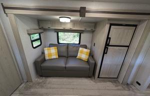Flagstaff Micro Lite | Modern and cozy w/ 2 slides