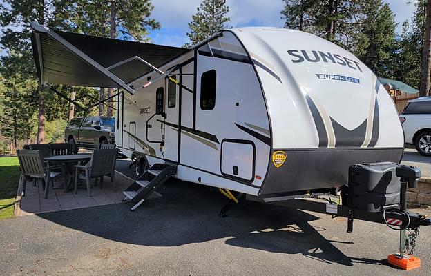 Tabby the Trailer- Linens and Cookware Included