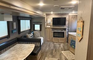 EL’S Comfy Camper