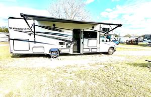 2023 Forest River RV Sunseeker Classic 3050S Ford RV rental photo 3