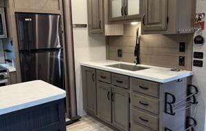 Special Labor Day Pricing!!!     5th Wheel Living