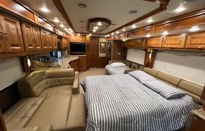 2014 Tiffin Phaeton 40QKH Bunkhouse
