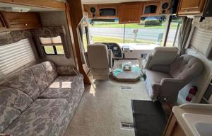 2002 Coachmen RV Georgie Boy Landau 3402ds RV rental photo 6