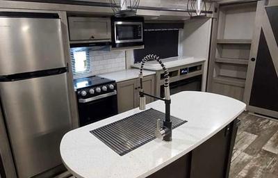 Family Bunkhouse w/ Outdoor Kitchen & Delivery