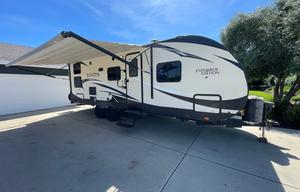Easy-to-Tow Family Bunkhouse -  (Sleeps 6)