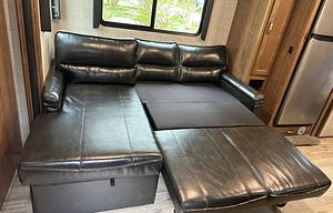 Traveler – Compact Comfort for Your Next Adventure
