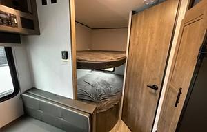 2021 Pioneer BH 250 RV rental photo 6
