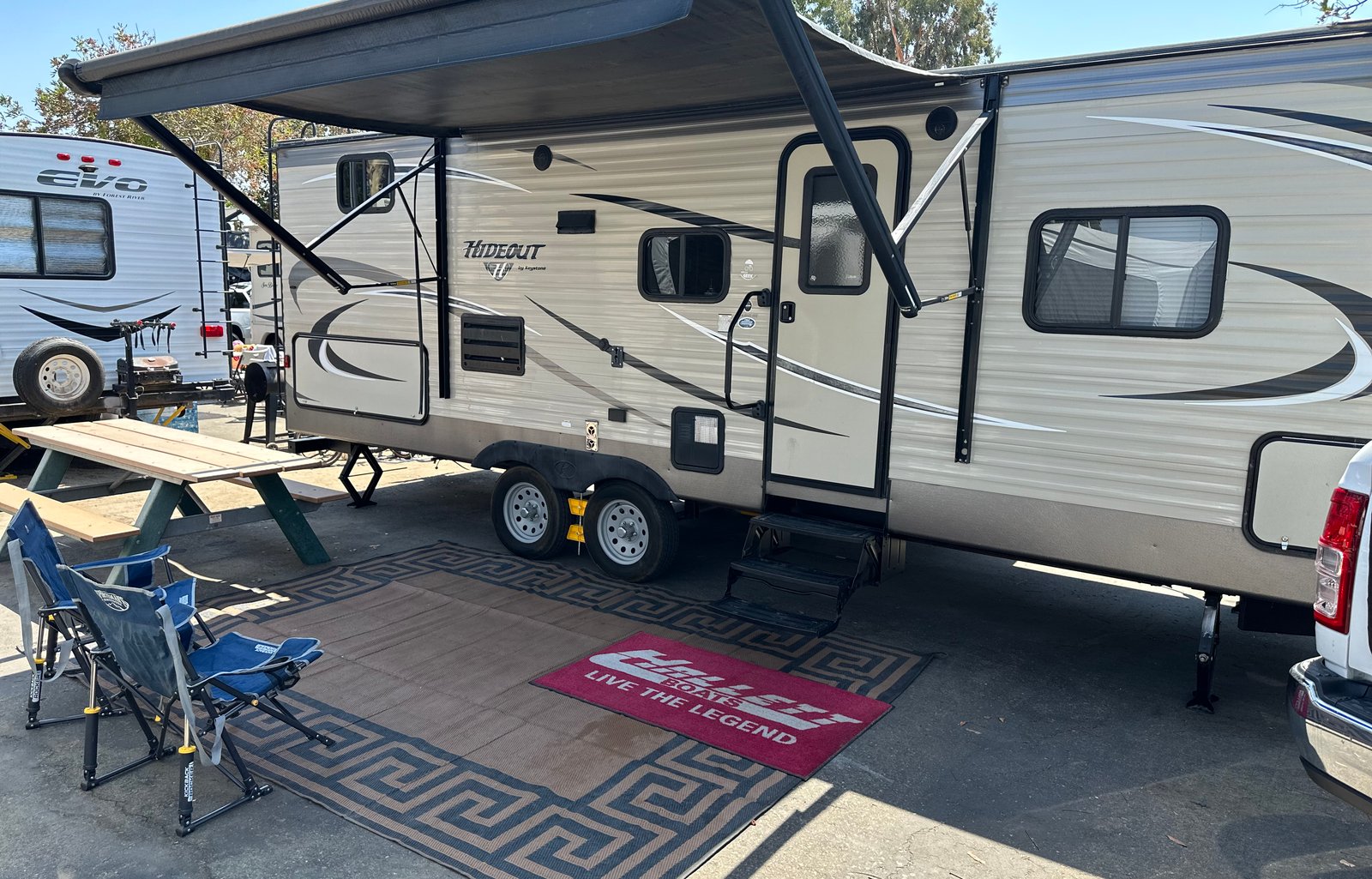 24’ keystone hideout! Double bunk!