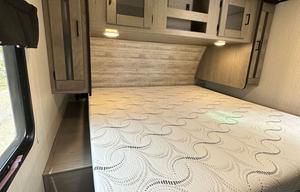 32 ft Travel Trailer King size bed! Sleeps 8-10