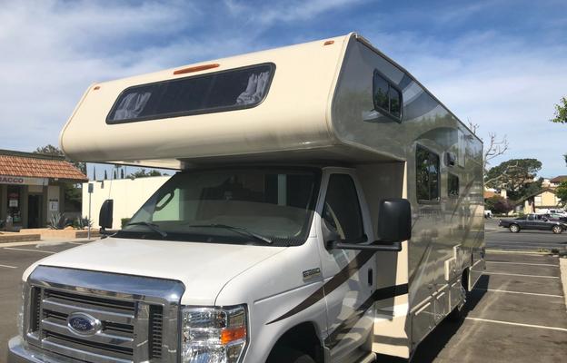 2017 Ford E-350 Leprechaun