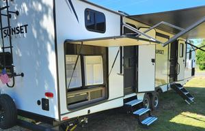 2021 CrossRoads RV Sunset Trail SS331BH