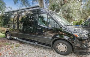 American Patriot Mercedes Luxury Camper Van Seats5