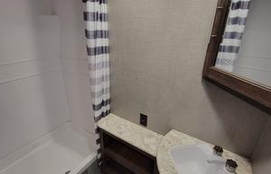 ♣Full size BUNKS♣Sleeps 6♣Private Queen master♣