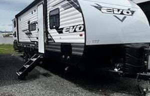 Ellie- 2023 Forest River RV EVO Lite 2750QBX
