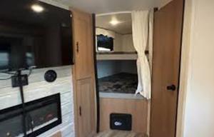 2024 Prime Time RV Avenger 27DBS RV rental photo 11