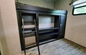 Family Friendly 10 Person with Outdoor Items