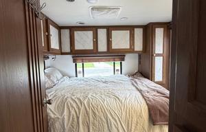 2017 Coachmen RV Leprechaun 260DS Ford 450