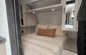 2025 Jay Flight SLX 261BHS RV rental photo 7