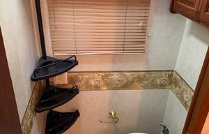 2004 Winnebago Adventurer 33C