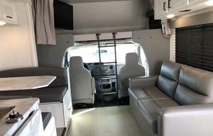 Luxury Family RV • Sleeps 8 • Bunks | Scout