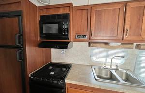 2011 Eclipse Milan T18FBSG RV rental photo 6