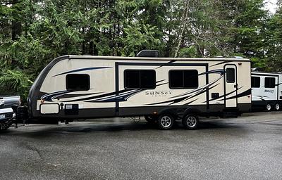 2014 CrossRoads RV Sunset Trail Reserve ST28BH