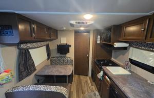 2016 Shasta RVs Flyte 185FQ RV rental photo 7