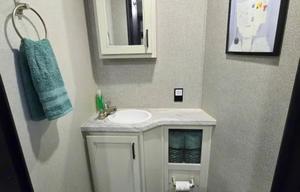 The Easy Living Retreat | Spacious RV + 1.5 Bath